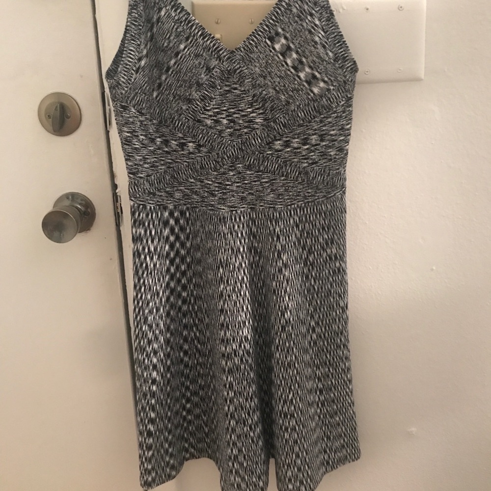 ‼️ SOLD ‼️ Guess Black and White Pattern Dress